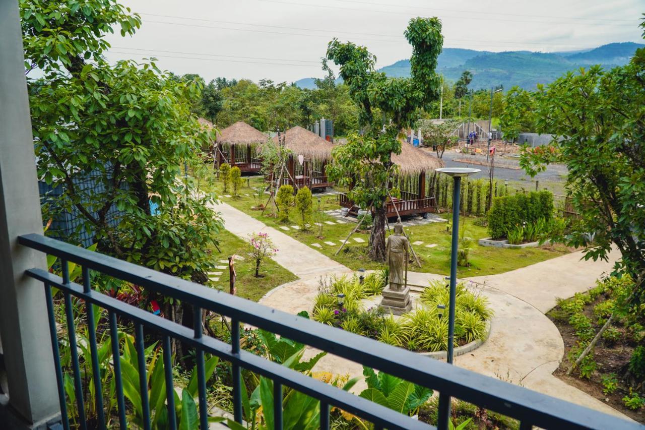 Kampot Tropical Village Екстериор снимка