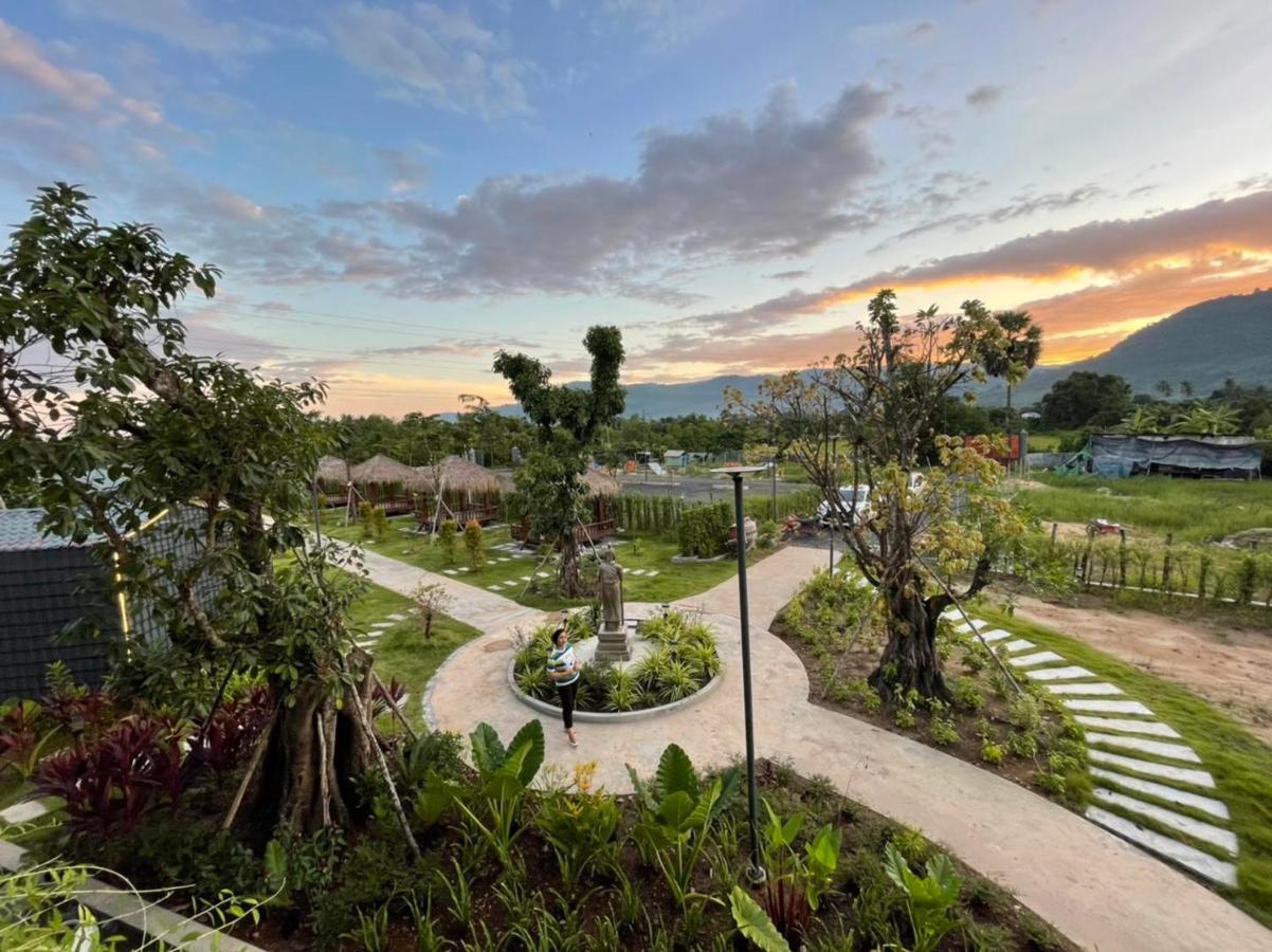 Kampot Tropical Village Екстериор снимка